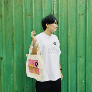 （預購結束）- 奇哥｜《大捲包小卷》經典 T-shirt＋CHICO「貓尾巴」托特包組